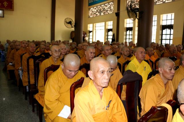 Bình Dương: Buổi thuyết giảng đầu tiên tại đạo tràng an cư kiết hạ.