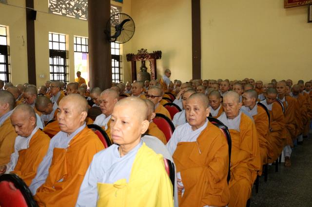 Bình Dương: Buổi thuyết giảng đầu tiên tại đạo tràng an cư kiết hạ.