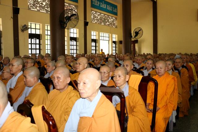 Bình Dương: Buổi thuyết giảng đầu tiên tại đạo tràng an cư kiết hạ.