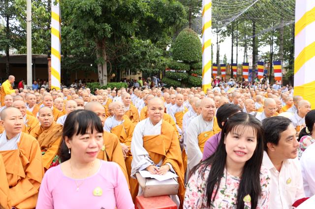 PG Bình Dương: Chào mừng Đại lễ Phật đản PL.2562 – DL.2018