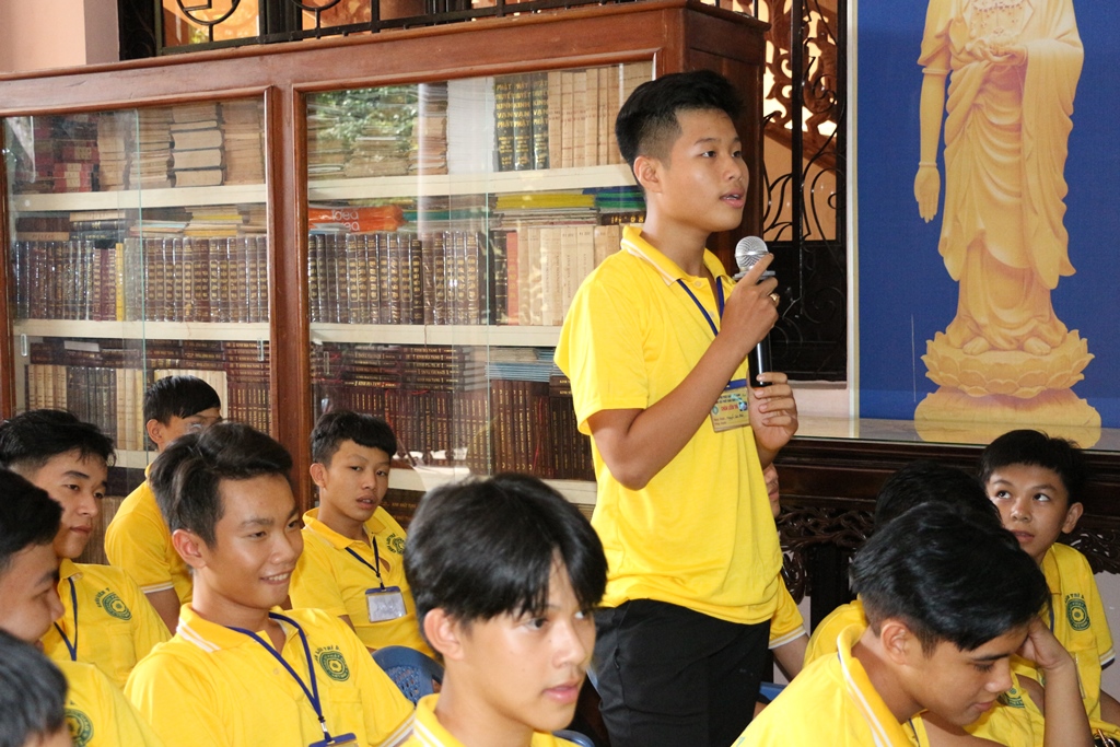Chùm ảnh: Thời pháp thoại khóa tu “Sen Thanh Mùa Hạ”.
