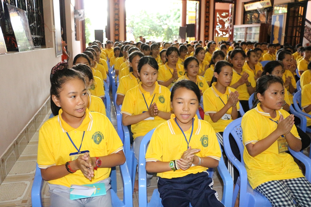 Chùm ảnh: Thời pháp thoại khóa tu “Sen Thanh Mùa Hạ”.