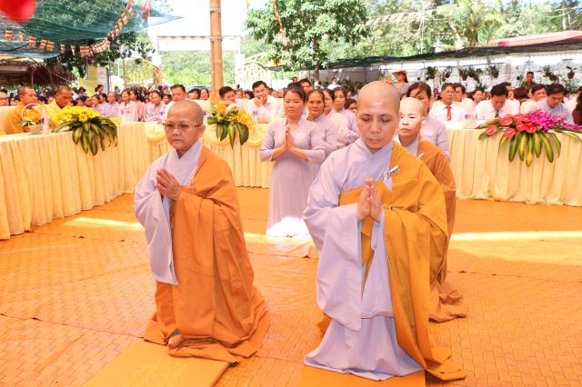 Bình Dương: Đặt đá xây dựng và bổ nhiệm Viện Chủ, Trụ trì chùa Phổ Hiền.