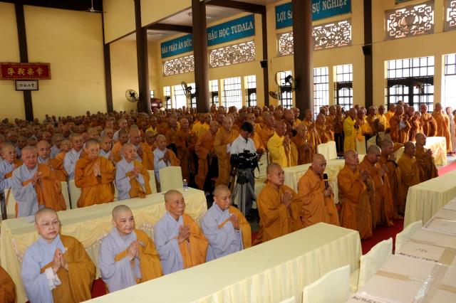 Bình Dương: Buổi thuyết giảng đầu tiên tại đạo tràng an cư kiết hạ.