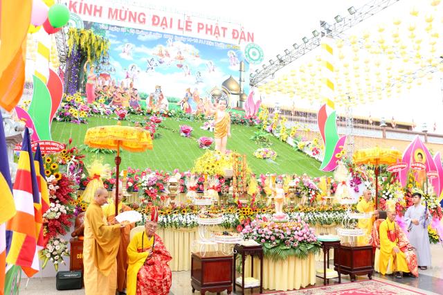 PG Bình Dương: Chào mừng Đại lễ Phật đản PL.2562 – DL.2018