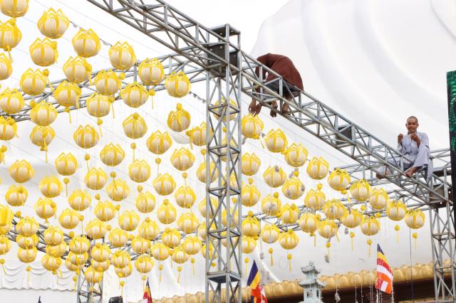 PG Bình Dương: Các công tác chuẩn bị chào mừng Đại lễ Phật đản.