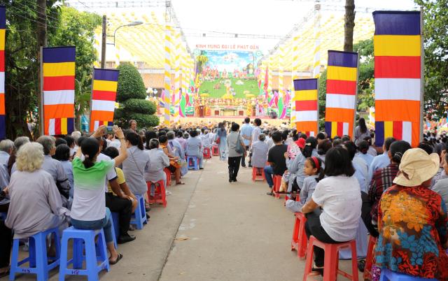 PG Bình Dương: Chào mừng Đại lễ Phật đản PL.2562 – DL.2018