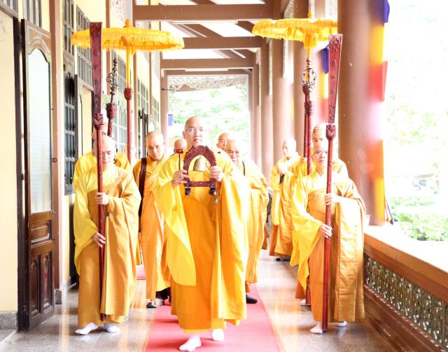Bình Dương: Buổi thuyết giảng đầu tiên tại đạo tràng an cư kiết hạ.