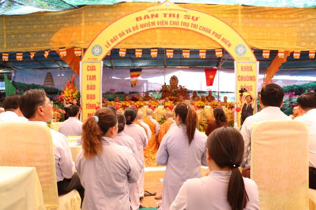 Bình Dương: Đặt đá xây dựng và bổ nhiệm Viện Chủ, Trụ trì chùa Phổ Hiền.