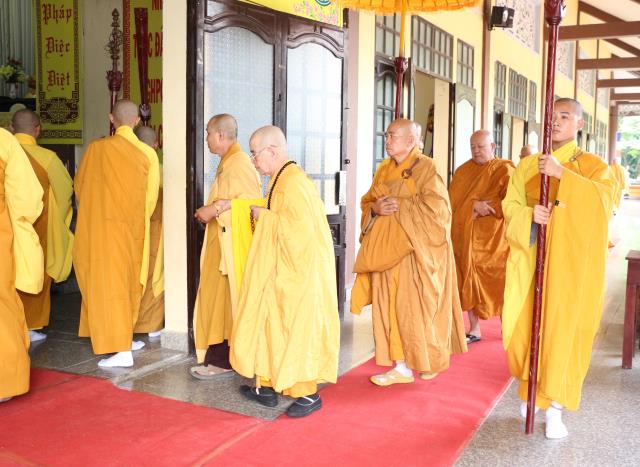 Bình Dương: Buổi thuyết giảng đầu tiên tại đạo tràng an cư kiết hạ.