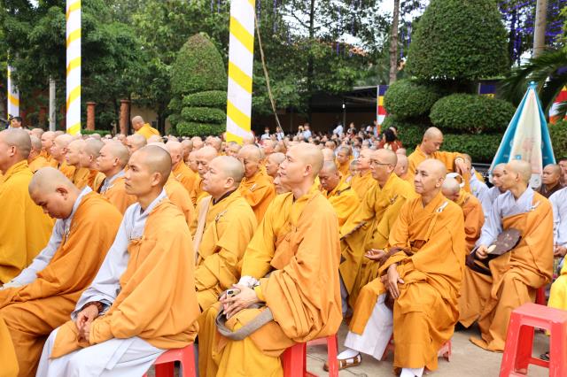 PG Bình Dương: Chào mừng Đại lễ Phật đản PL.2562 – DL.2018