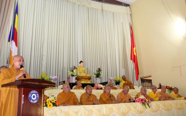 Bình Dương: Buổi thuyết giảng đầu tiên tại đạo tràng an cư kiết hạ.