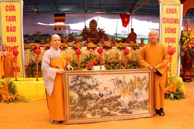 Bình Dương: Đặt đá xây dựng và bổ nhiệm Viện Chủ, Trụ trì chùa Phổ Hiền.