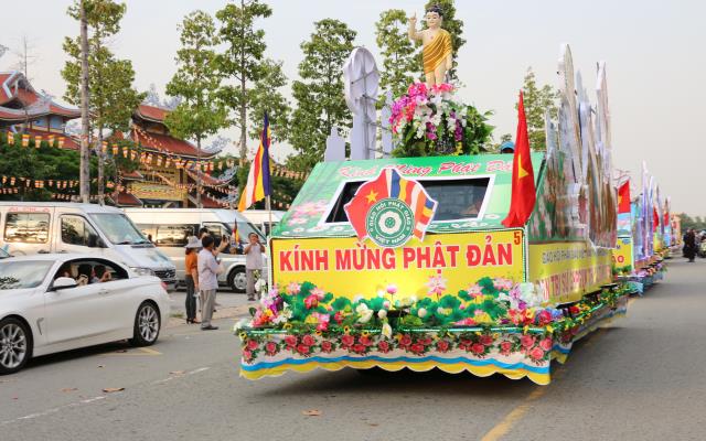 Bình Dương: Tưng bừng chào mừng Đại lễ Phật Đản