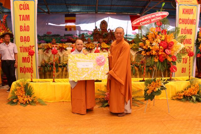 Bình Dương: Đặt đá xây dựng và bổ nhiệm Viện Chủ, Trụ trì chùa Phổ Hiền.