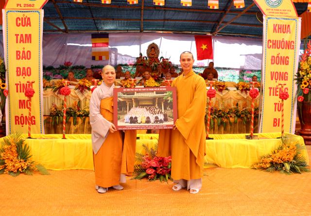 Bình Dương: Đặt đá xây dựng và bổ nhiệm Viện Chủ, Trụ trì chùa Phổ Hiền.