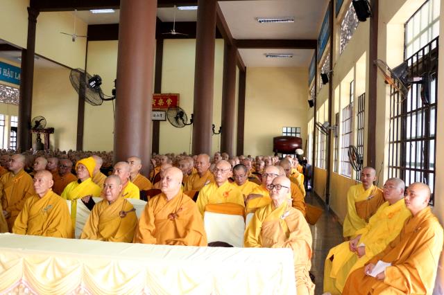 Bình Dương: Buổi thuyết giảng đầu tiên tại đạo tràng an cư kiết hạ.