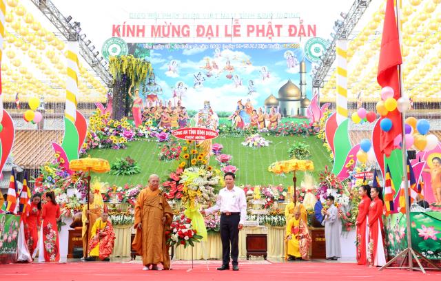 PG Bình Dương: Chào mừng Đại lễ Phật đản PL.2562 – DL.2018