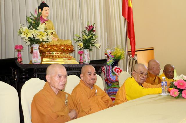 Bình Dương: Buổi thuyết giảng đầu tiên tại đạo tràng an cư kiết hạ.