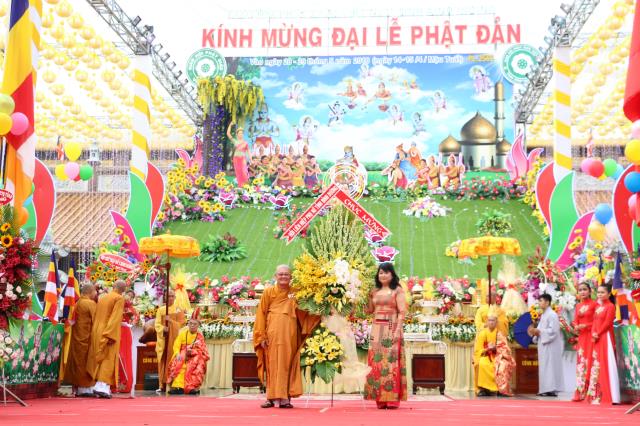 PG Bình Dương: Chào mừng Đại lễ Phật đản PL.2562 – DL.2018