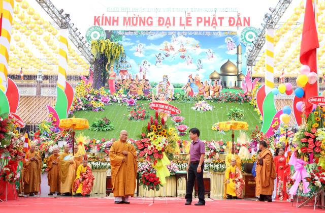 PG Bình Dương: Chào mừng Đại lễ Phật đản PL.2562 – DL.2018
