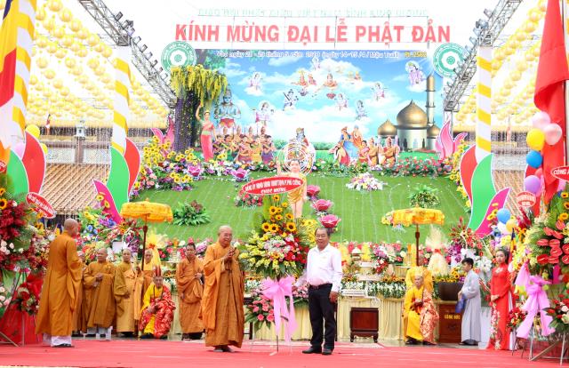 PG Bình Dương: Chào mừng Đại lễ Phật đản PL.2562 – DL.2018