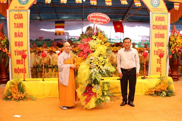 Bình Dương: Đặt đá xây dựng và bổ nhiệm Viện Chủ, Trụ trì chùa Phổ Hiền.