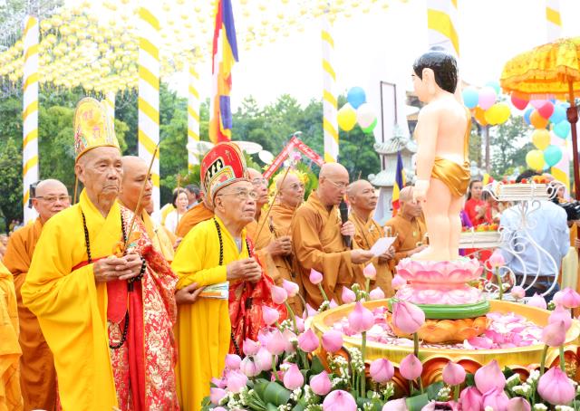 PG Bình Dương: Chào mừng Đại lễ Phật đản PL.2562 – DL.2018