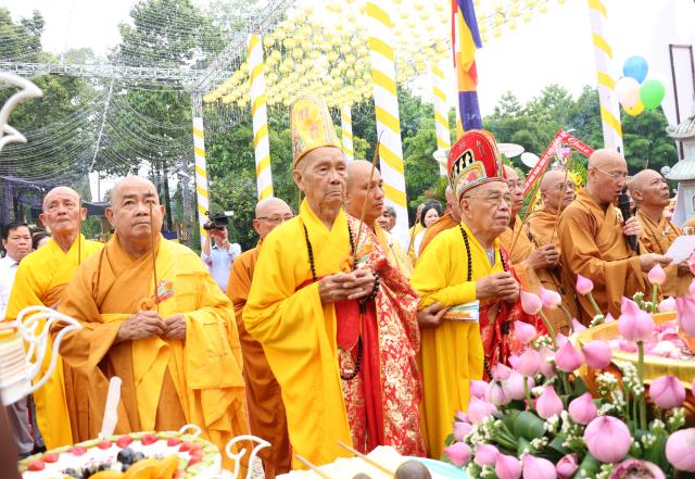 PG Bình Dương: Chào mừng Đại lễ Phật đản PL.2562 – DL.2018