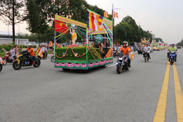 Bình Dương: Tưng bừng chào mừng Đại lễ Phật Đản