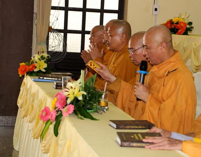Bình Dương: Buổi thuyết giảng đầu tiên tại đạo tràng an cư kiết hạ.