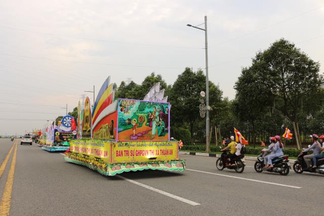 Bình Dương: Tưng bừng chào mừng Đại lễ Phật Đản