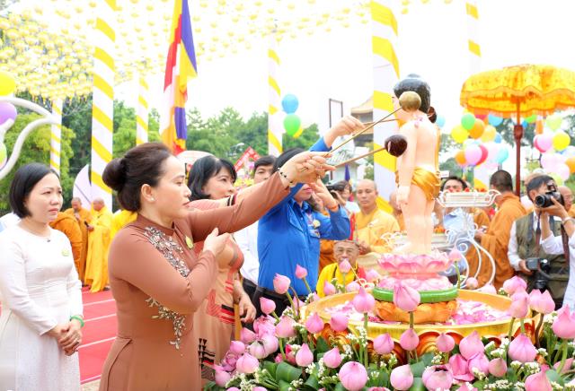 PG Bình Dương: Chào mừng Đại lễ Phật đản PL.2562 – DL.2018
