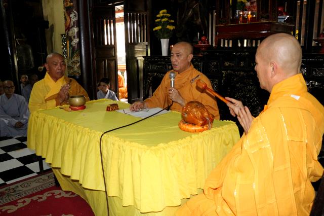 Bình Dương: Buổi thuyết giảng đầu tiên tại đạo tràng an cư kiết hạ.