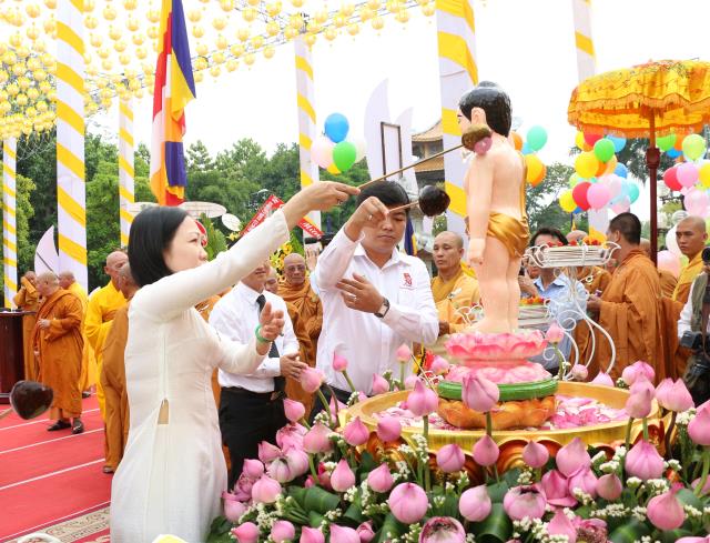 PG Bình Dương: Chào mừng Đại lễ Phật đản PL.2562 – DL.2018