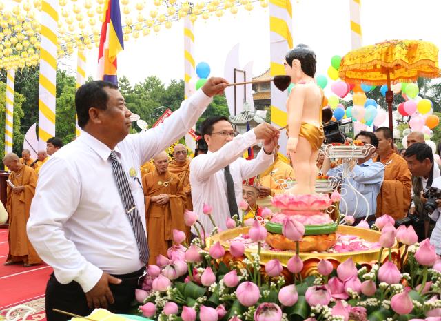 PG Bình Dương: Chào mừng Đại lễ Phật đản PL.2562 – DL.2018