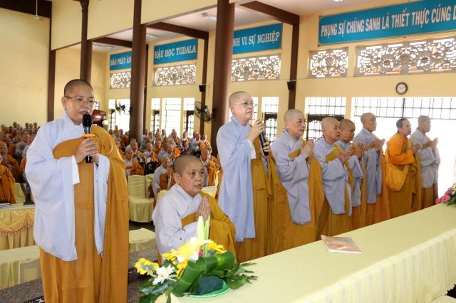 Bình Dương: Buổi thuyết giảng đầu tiên tại đạo tràng an cư kiết hạ.