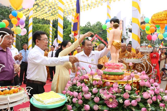 PG Bình Dương: Chào mừng Đại lễ Phật đản PL.2562 – DL.2018