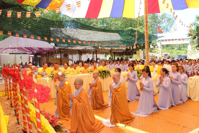 Bình Dương: Đặt đá xây dựng và bổ nhiệm Viện Chủ, Trụ trì chùa Phổ Hiền.