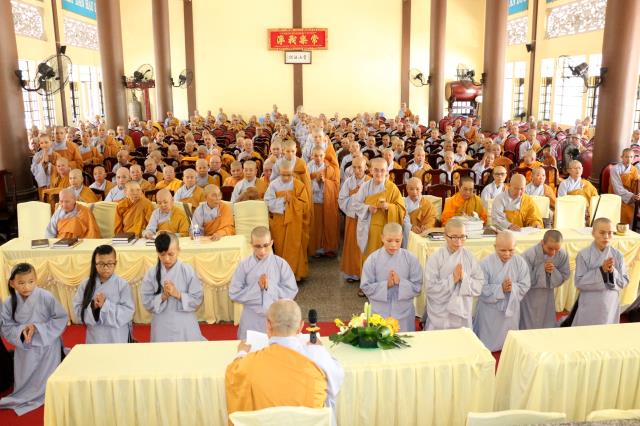 Bình Dương: Buổi thuyết giảng đầu tiên tại đạo tràng an cư kiết hạ.