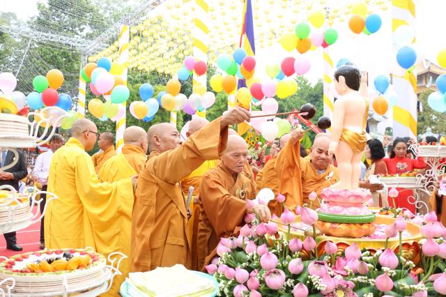 PG Bình Dương: Chào mừng Đại lễ Phật đản PL.2562 – DL.2018