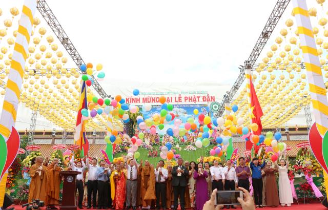 PG Bình Dương: Chào mừng Đại lễ Phật đản PL.2562 – DL.2018