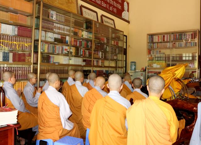 Bình Dương: Buổi thuyết giảng đầu tiên tại đạo tràng an cư kiết hạ.