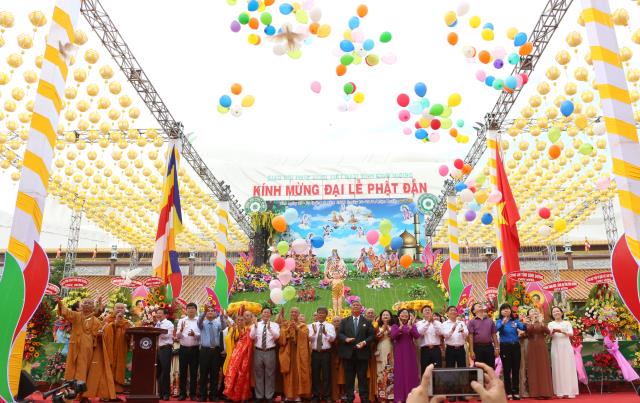 PG Bình Dương: Chào mừng Đại lễ Phật đản PL.2562 – DL.2018