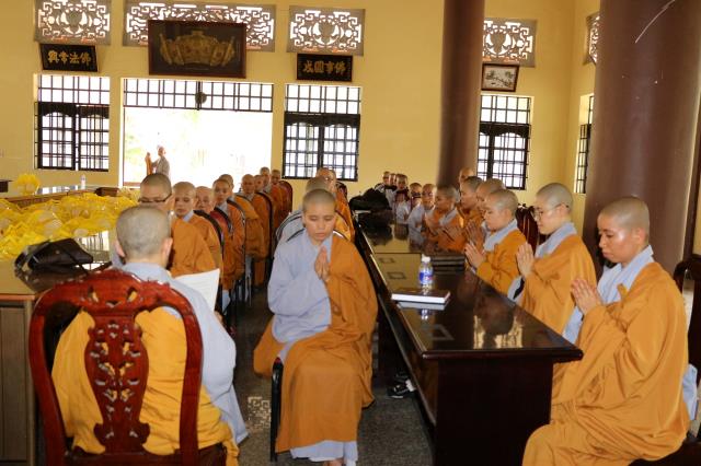 Bình Dương: Buổi thuyết giảng đầu tiên tại đạo tràng an cư kiết hạ.