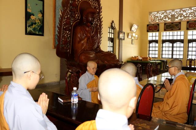 Bình Dương: Buổi thuyết giảng đầu tiên tại đạo tràng an cư kiết hạ.