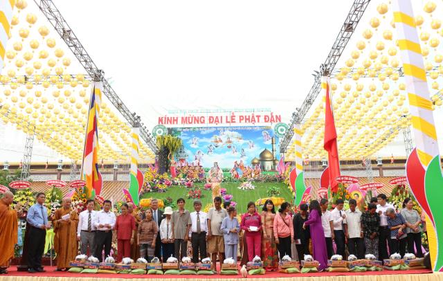 PG Bình Dương: Chào mừng Đại lễ Phật đản PL.2562 – DL.2018