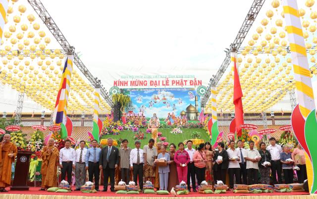 PG Bình Dương: Chào mừng Đại lễ Phật đản PL.2562 – DL.2018
