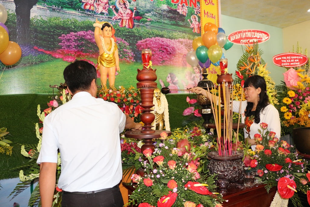 Bình Dương: Đại lễ Phật Đản của BTS GHPGVN thị xã Bến Cát