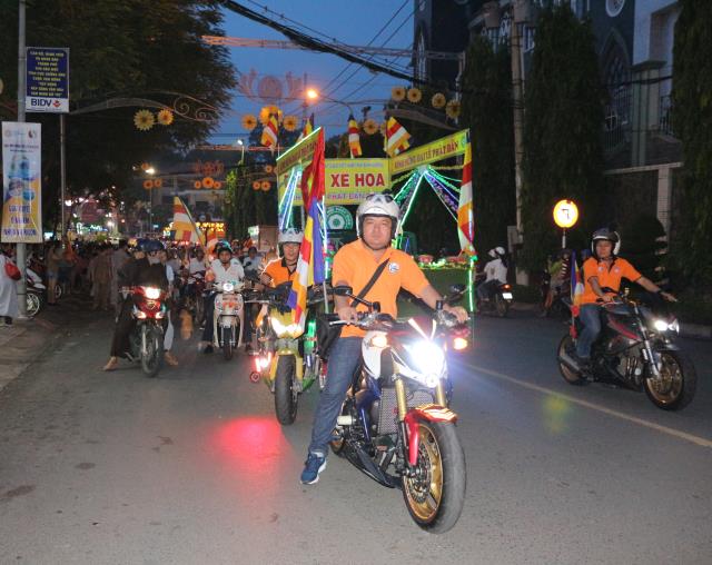 Bình Dương: Tưng bừng chào mừng Đại lễ Phật Đản